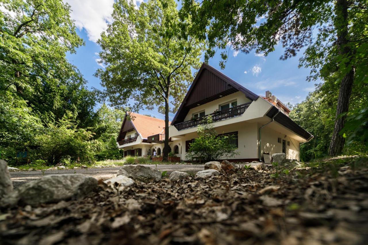 Zseri Vadaszhaz Fehérvárcsurgó Bagian luar foto